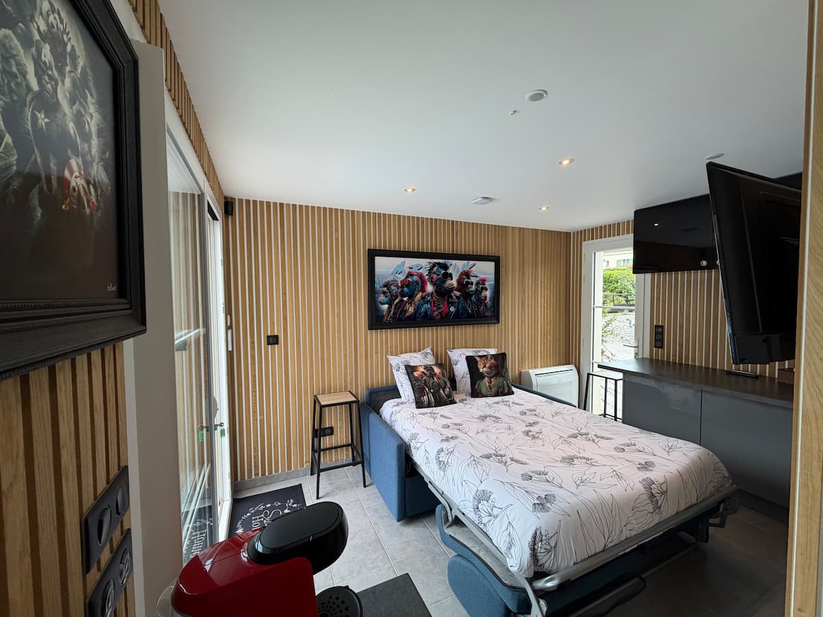 Pool house studio